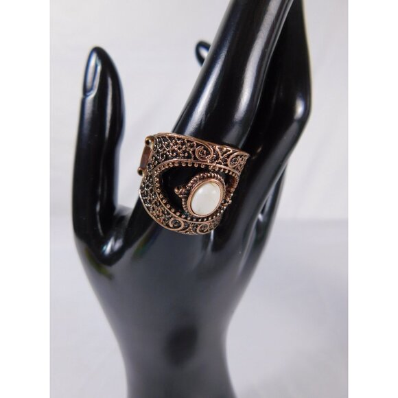 Vintage Copper Tone Filigree Stretch Ring Statement Oval White Stone Costume Jew - Picture 2 of 9
